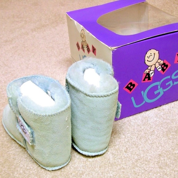 New UGG Australia Erin Booties - Picture 3 of 3